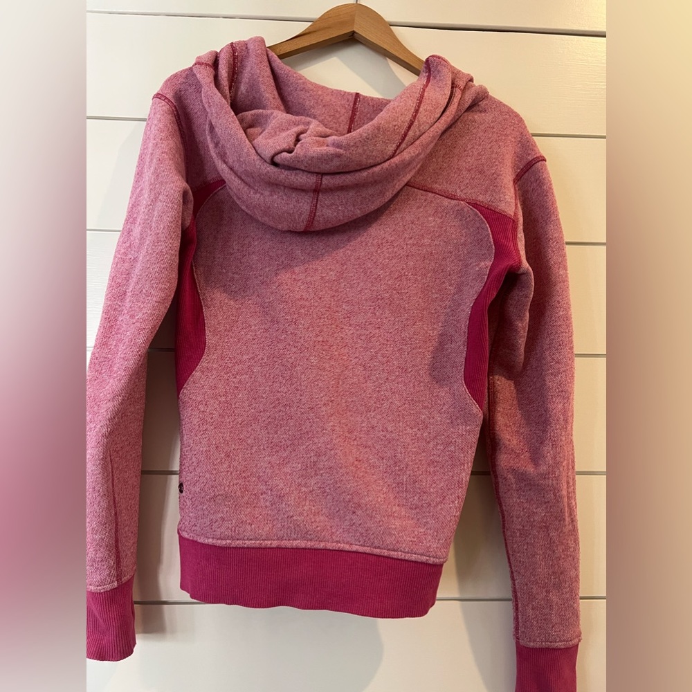 Women’s Lululemon Pink Hoodie. Size 8.